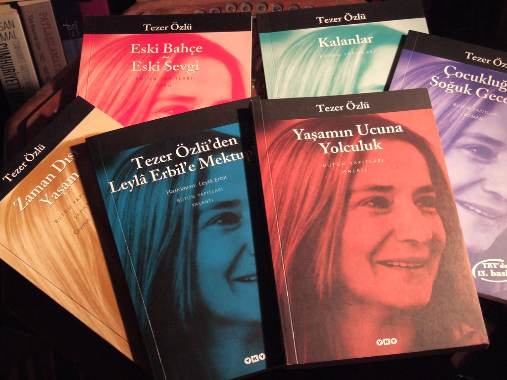 yasamin-dehlizlerinde-gezinen-kadin-tezer-ozlu-3